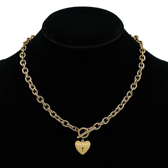 Secret Box New York Stainless Steel Heart Toggle Chain Necklace (K) - Picture 1 of 2